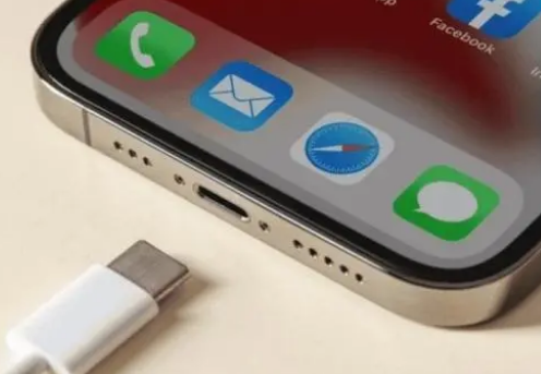崇州苹果15维修分享iPhone15改USB-C接口后能和安卓用户互借充电器吗 